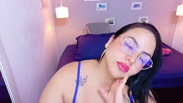 Curvy_sexyvalen Adlı Modelin Web Kamerası Şovu