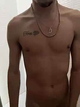 Show modela jvnboyy23 na web-kameri