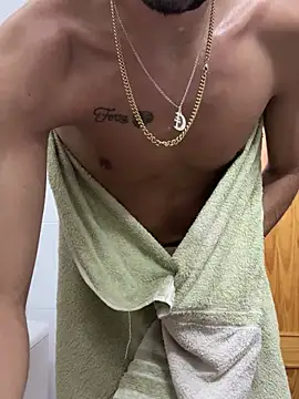 jvnboyy23 Show in webcam