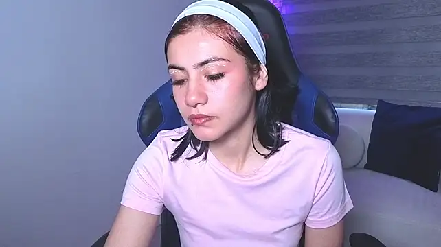 Show modela abbyowensvg na web-kameri