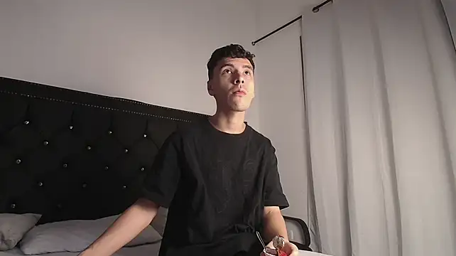 Show modela MaxLeons na web-kameri