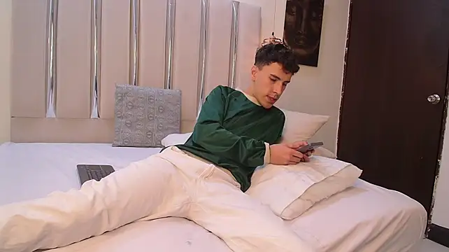 MaxLeons Шоу с уебкамера