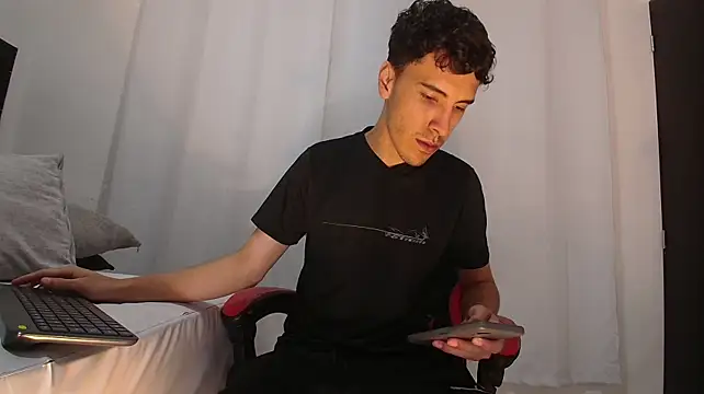 MaxLeons webcam show