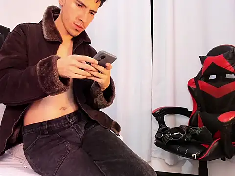 MaxLeons Webcam Show