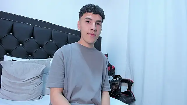 MaxLeons webcam show