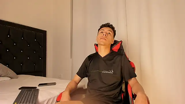 MaxLeons Adlı Modelin Web Kamerası Şovu
