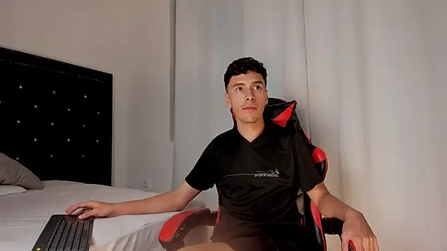 MaxLeons 网络视讯表演