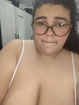 הופעת וובקאם של Alaia99