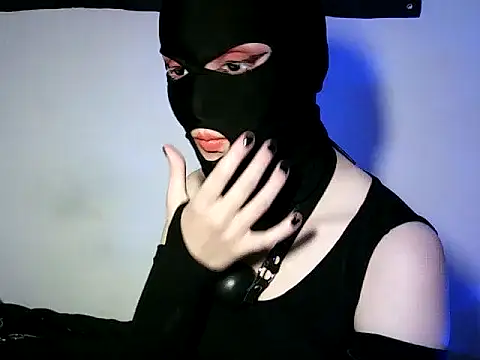 KinkyQuel Adlı Modelin Canlı XXX Sohbeti