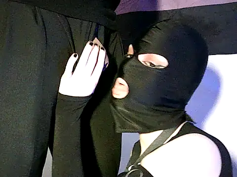 Show modela KinkyQuel na web-kameri