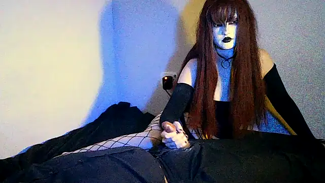 Pokazy przed kamerką – KinkyQuel