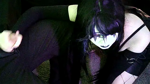 Show modela KinkyQuel na web-kameri