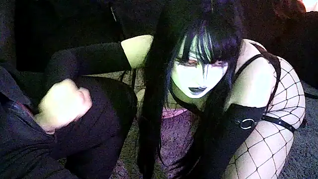 Show modela KinkyQuel na web-kameri