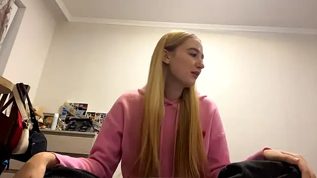 DarkDxa Show in webcam