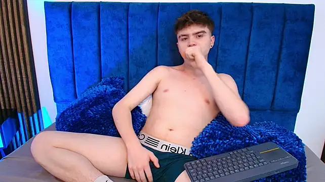 Show modela Ian_Stone na web-kameri