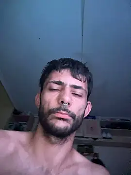 adrii1405 Show in webcam