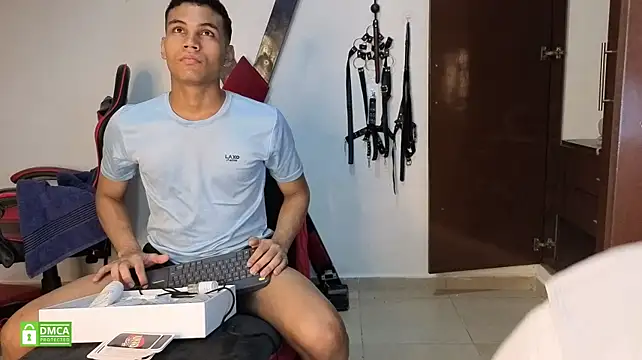 GoldenBoyDuon Webbikameraesitys