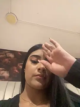 Chat +18 de ZaraMonroeX ao vivo
