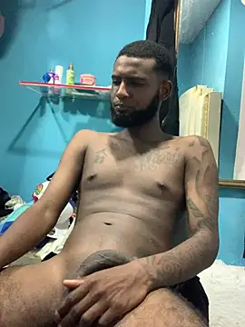 AlbertoDiime Show in webcam