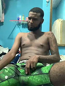 Show modela AlbertoDiime na web-kameri