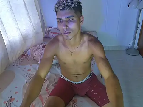 SANTIAGO_YOUR_MEATMAN Show in webcam