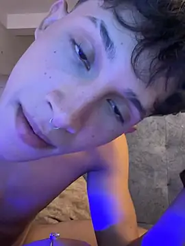 הופעת וובקאם של Stibenhotboy