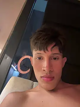 Stibenhotboy 网络视讯表演