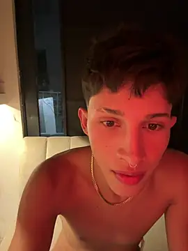 Show modela Stibenhotboy na web-kameri