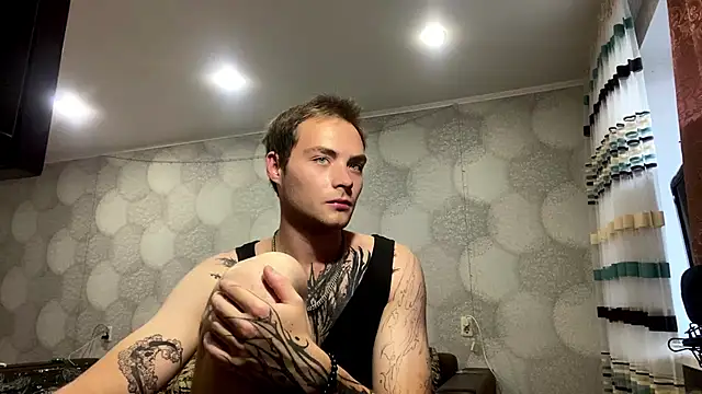 ErnestTarlet Pertunjukan Webcam