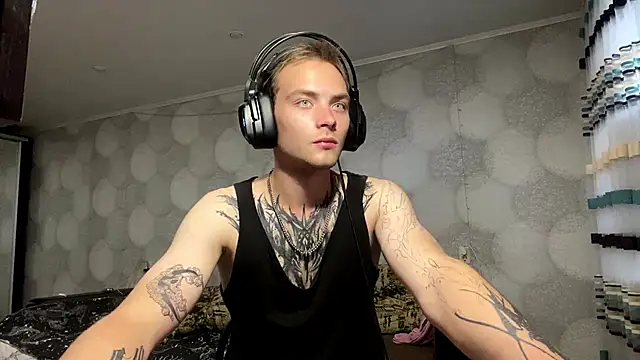 ErnestTarlet Show in webcam
