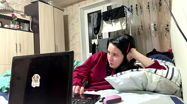 Show modela ClaudeBlitz na web-kameri