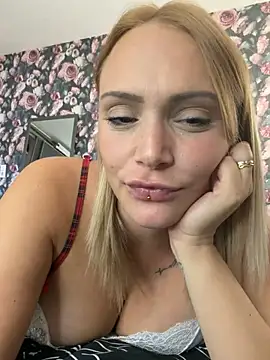 SelinaMariee Webcam-Show