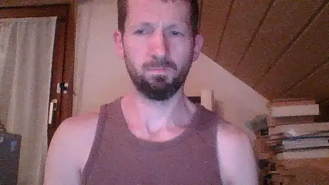 MuscleOtter webkamerás műsora