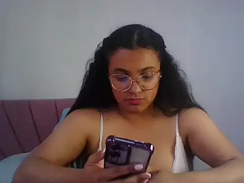 Valerylorens18 Show in webcam