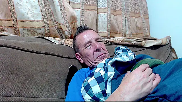 Pokazy przed kamerką – Sr_Manson70