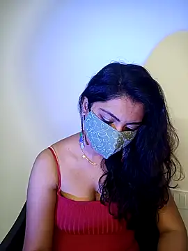 NaughtyNaina01 XXX чат на живо