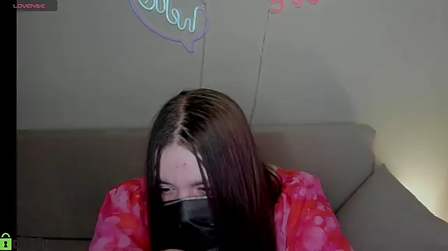 Alice_Steellee Adlı Modelin Canlı XXX Sohbeti