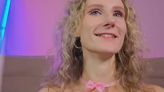 Aria_Pien Webbikameraesitys