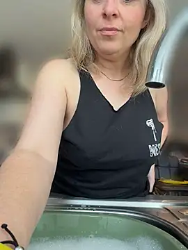 Chat +18 de MrsMercedes26 ao vivo