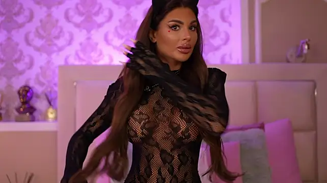 SiennaChantall's Live XXX Chat