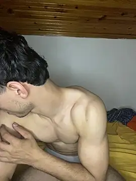 crazyboyy3 Show Webcam