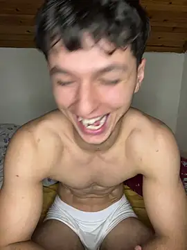 crazyboyy3 Adlı Modelin Canlı XXX Sohbeti