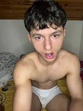 crazyboyy3 Show Webcam
