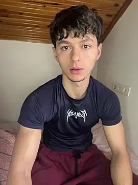 crazyboyy3 – webcam-show