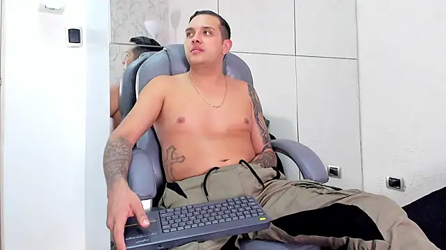 Show de webcam de Levi_Boss