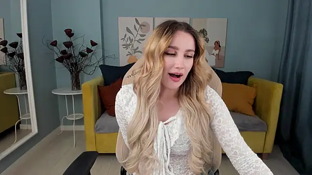 دردشة LanaLoon الجنسية المباشرة