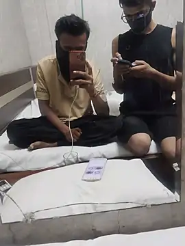 Nikolas_top 在線直播表演