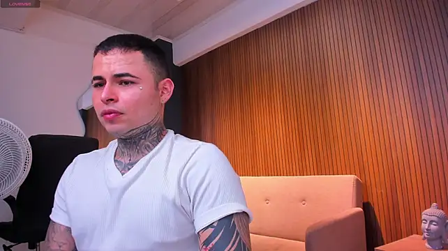phillippee_ Show in webcam