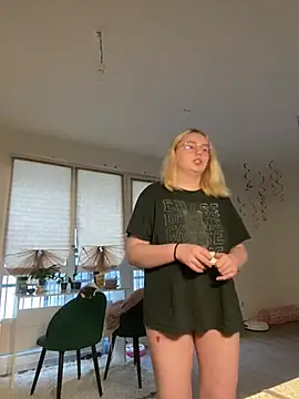 XXX chat uživo modela LunnaTick