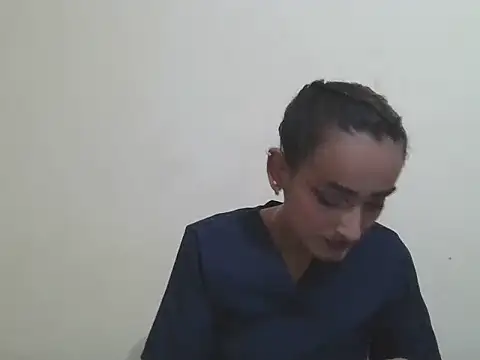 yiss_love01 Show in webcam
